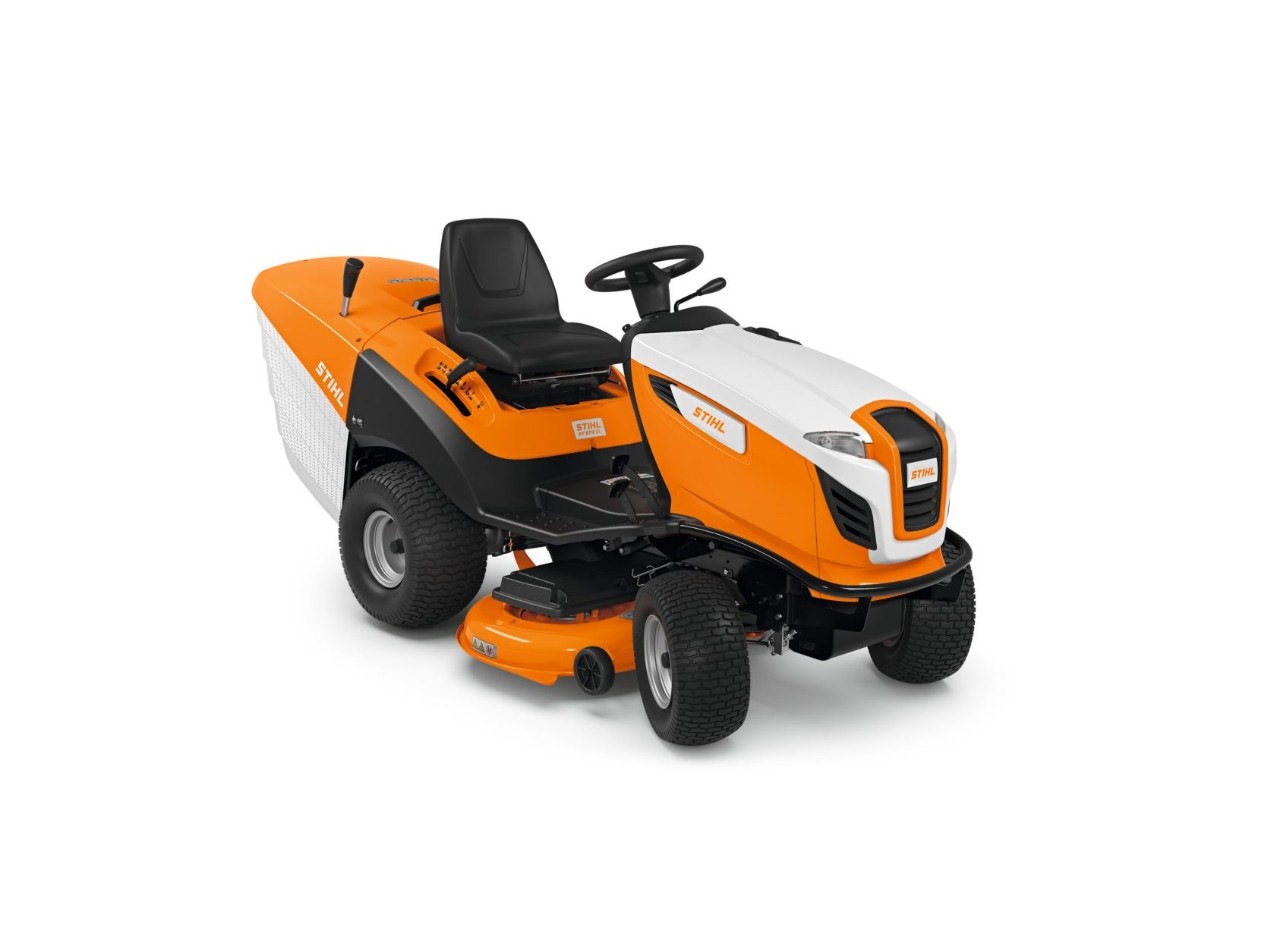Tractoraș de tuns iarba STIHL RT 6112 ZL pe fundal alb