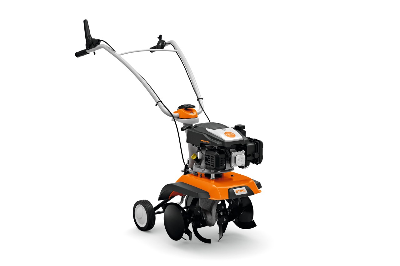 Motocultorul STIHL MH 685 pe fundal alb