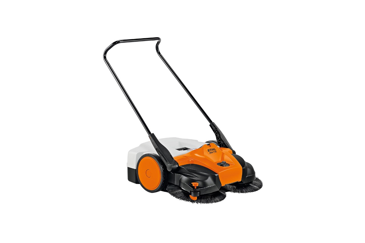 Utilajul de măturat cu acumulator STIHL KGA 770 din sistemul AP