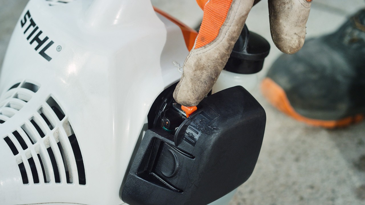 Șocul motocoasei pe benzină STIHL FS 38 este deschis